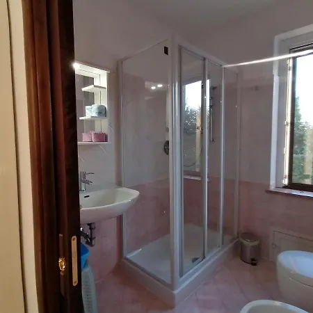 Oda ve Kahvaltı Isa Drapia