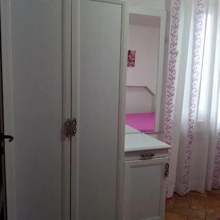 Isa * Drapia