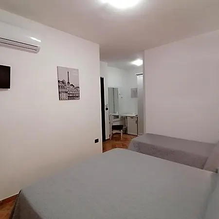 Oda ve Kahvaltı Isa 3*