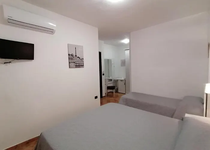 לינה וארוחת בוקר Isa Drapia