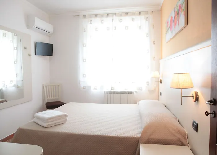 לינה וארוחת בוקר Isa Drapia